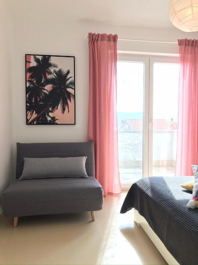 Apartments Renata Pinezići エクステリア 写真