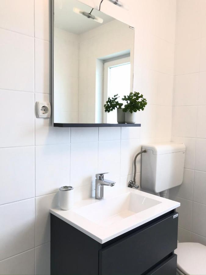Apartments Renata Pinezići エクステリア 写真