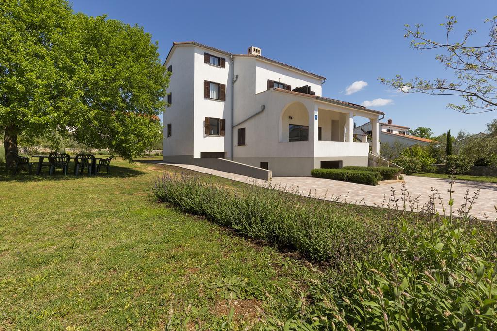 Apartments Renata Pinezići エクステリア 写真