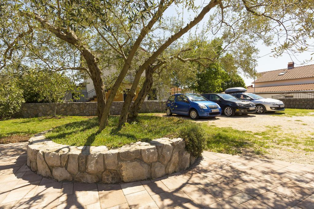 Apartments Renata Pinezići エクステリア 写真