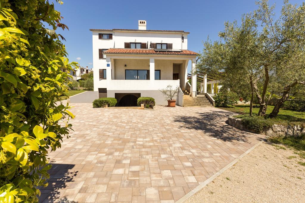 Apartments Renata Pinezići エクステリア 写真