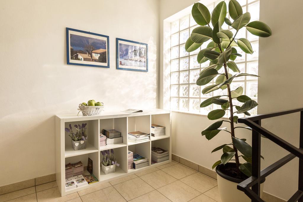 Apartments Renata Pinezići エクステリア 写真