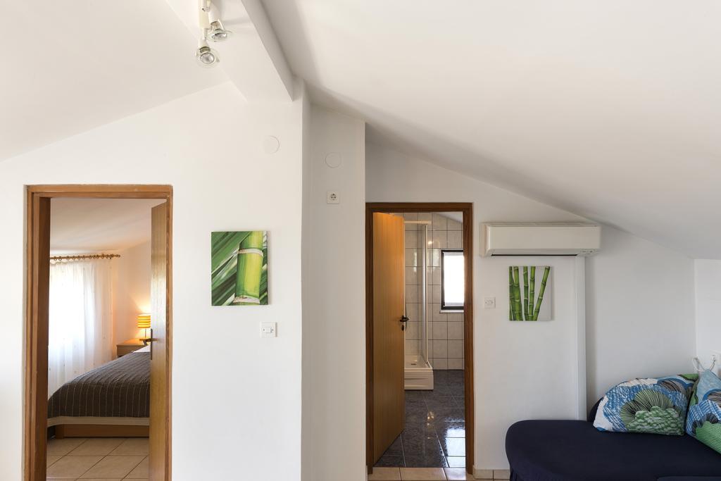 Apartments Renata Pinezići エクステリア 写真